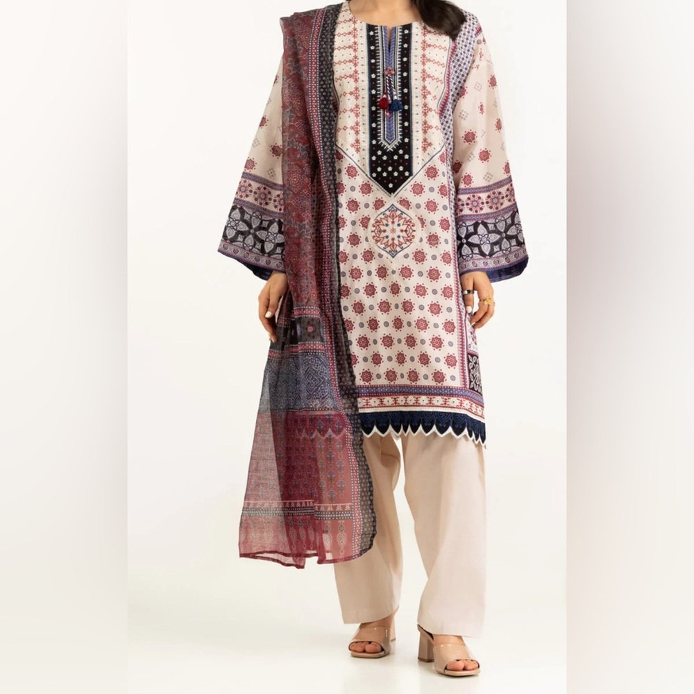 Elegant Multicolor Patterned & Embroidered 3Pc Suit for Women By Gul Ahmed (M)